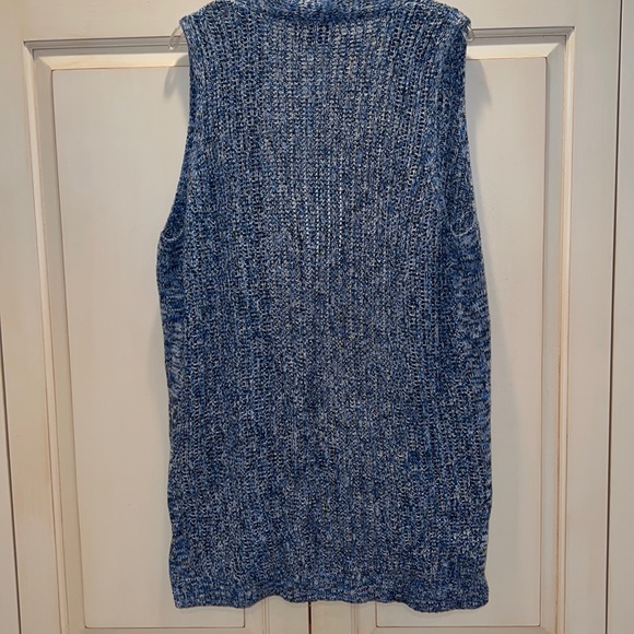 New Gap blue soft knit vest - Picture 3 of 5